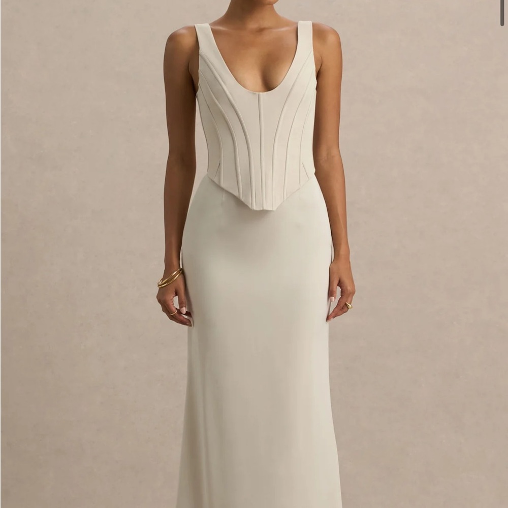 Chic Strapless Cream Dress